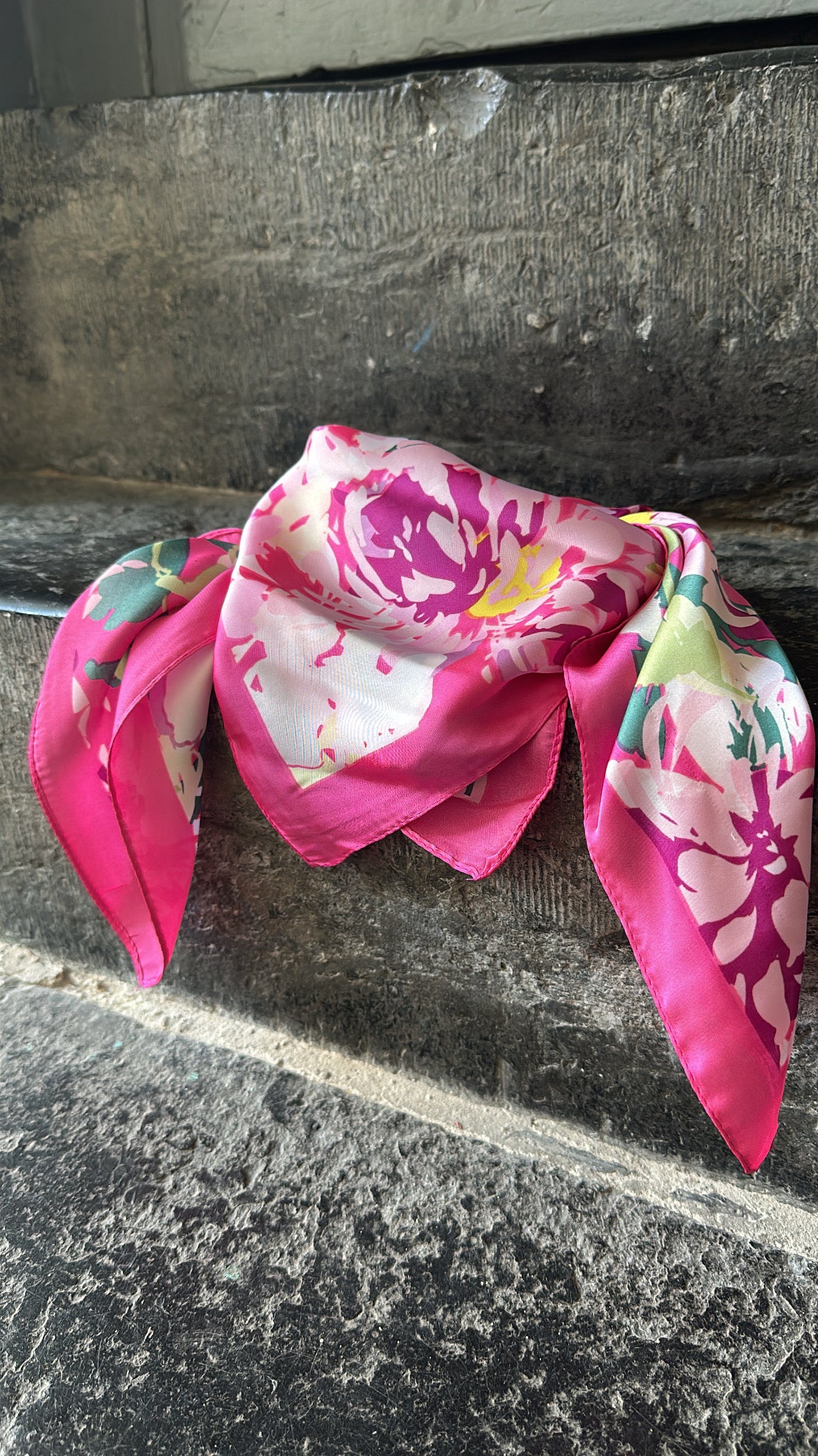 Carré satiné fushia