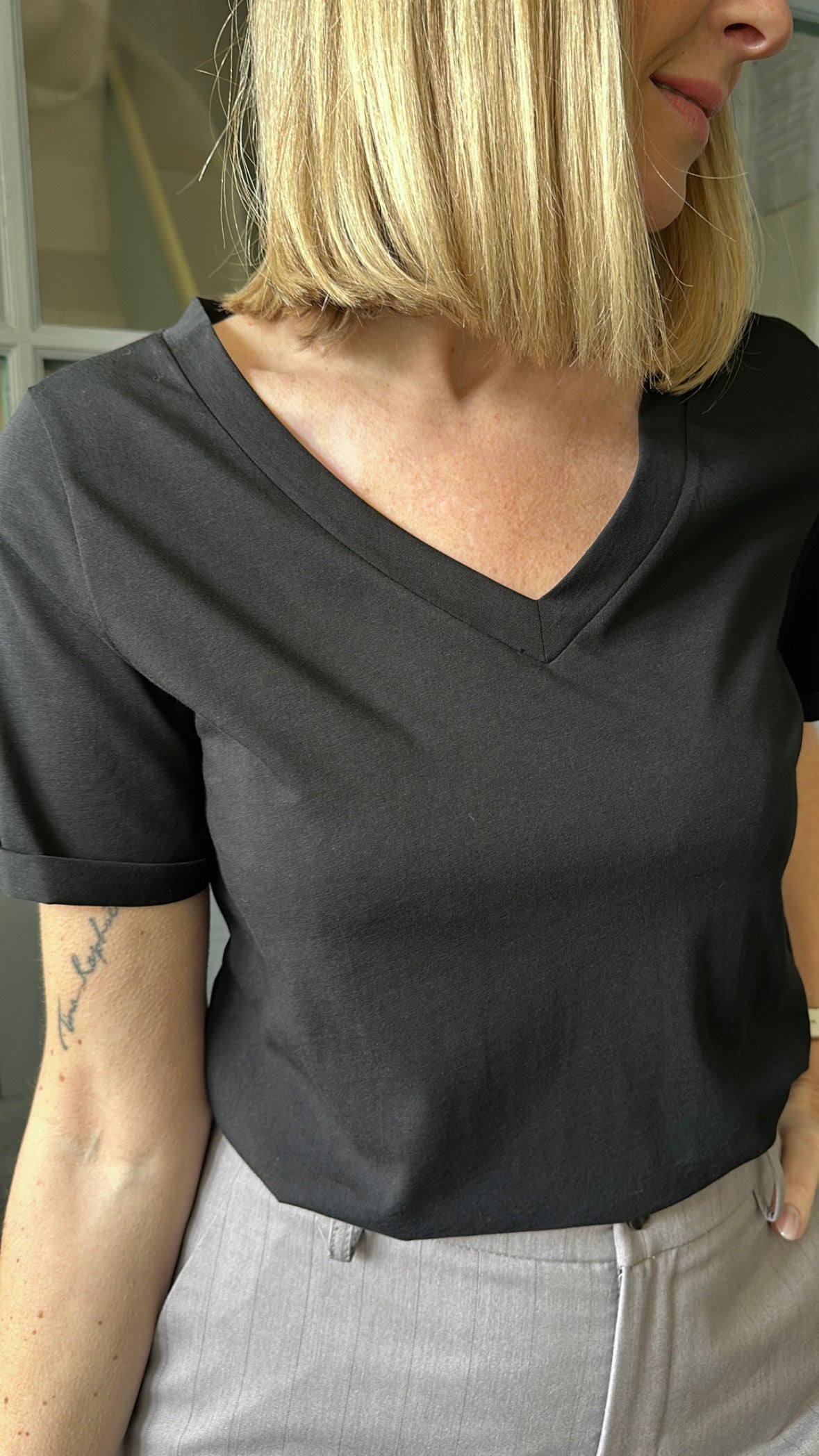 T-shirt RIA- V Noir PIECES
