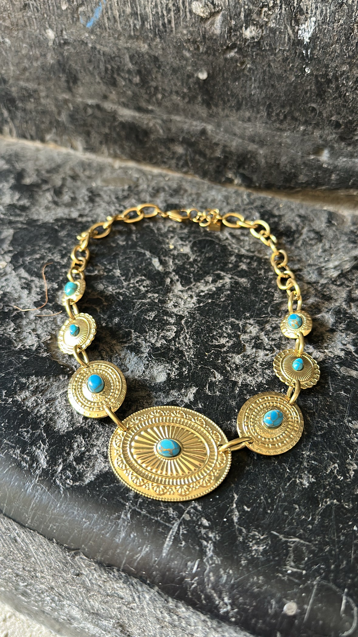Collier doré