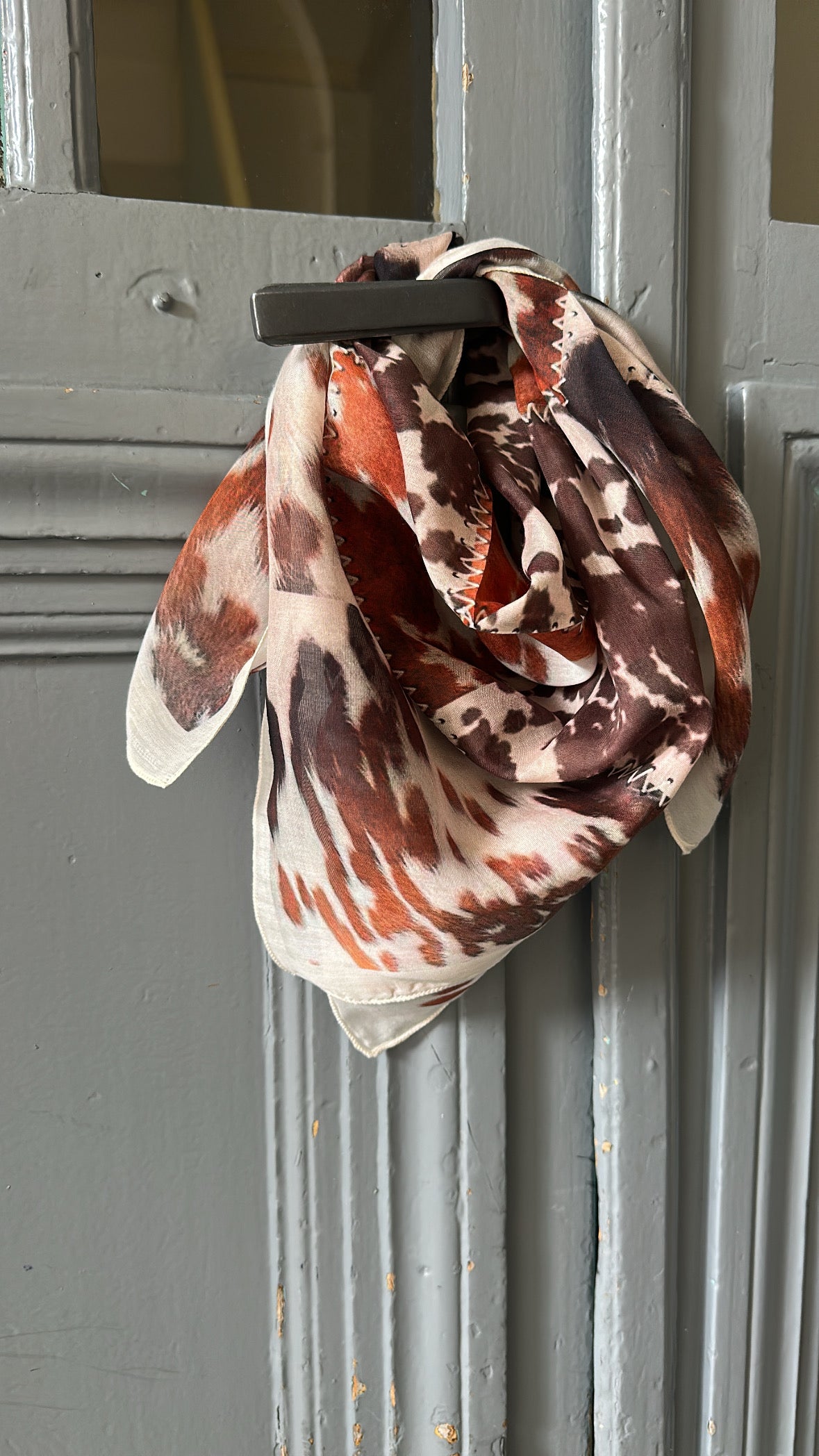 Foulard carré imprimé vache