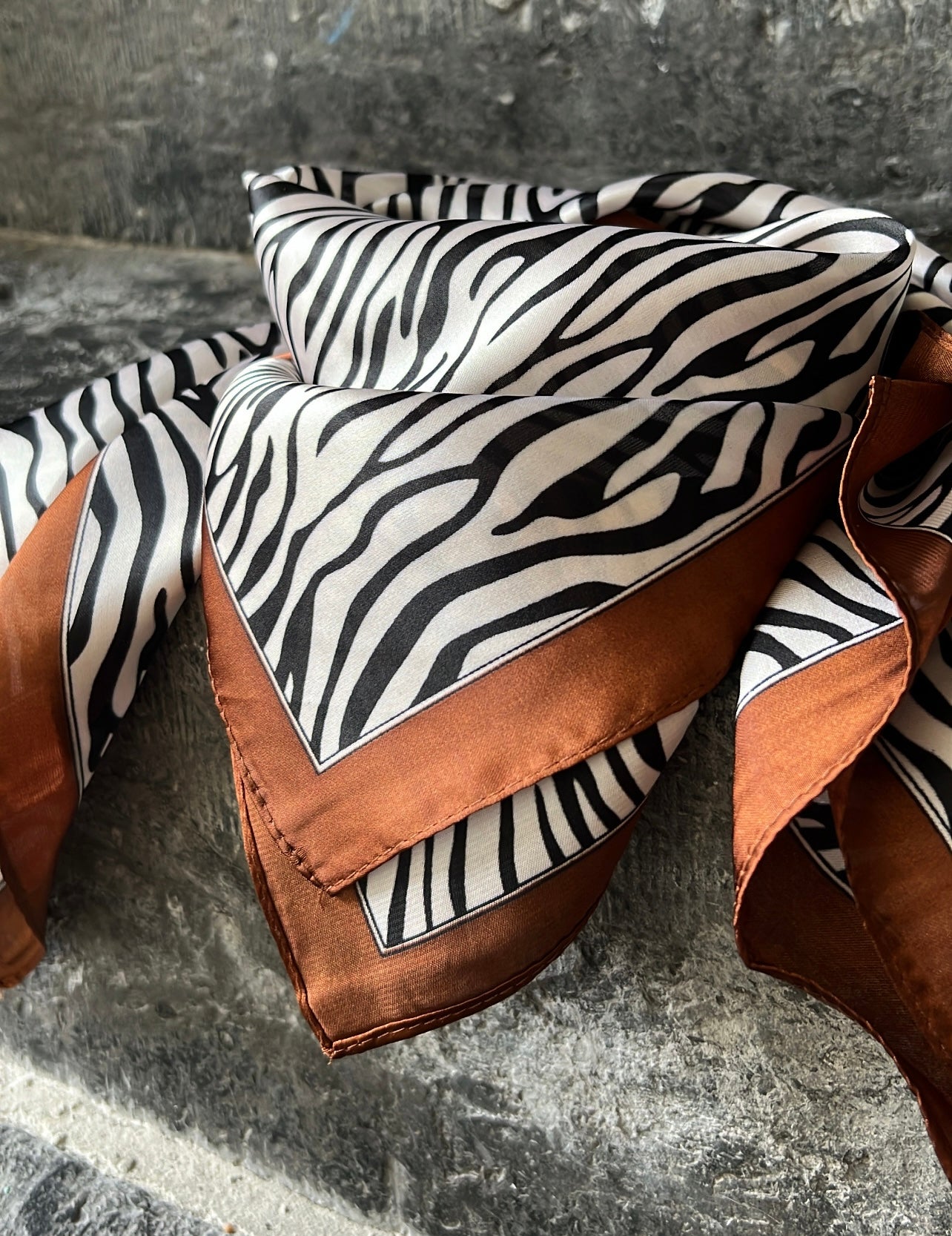 Foulard Carré LARRY