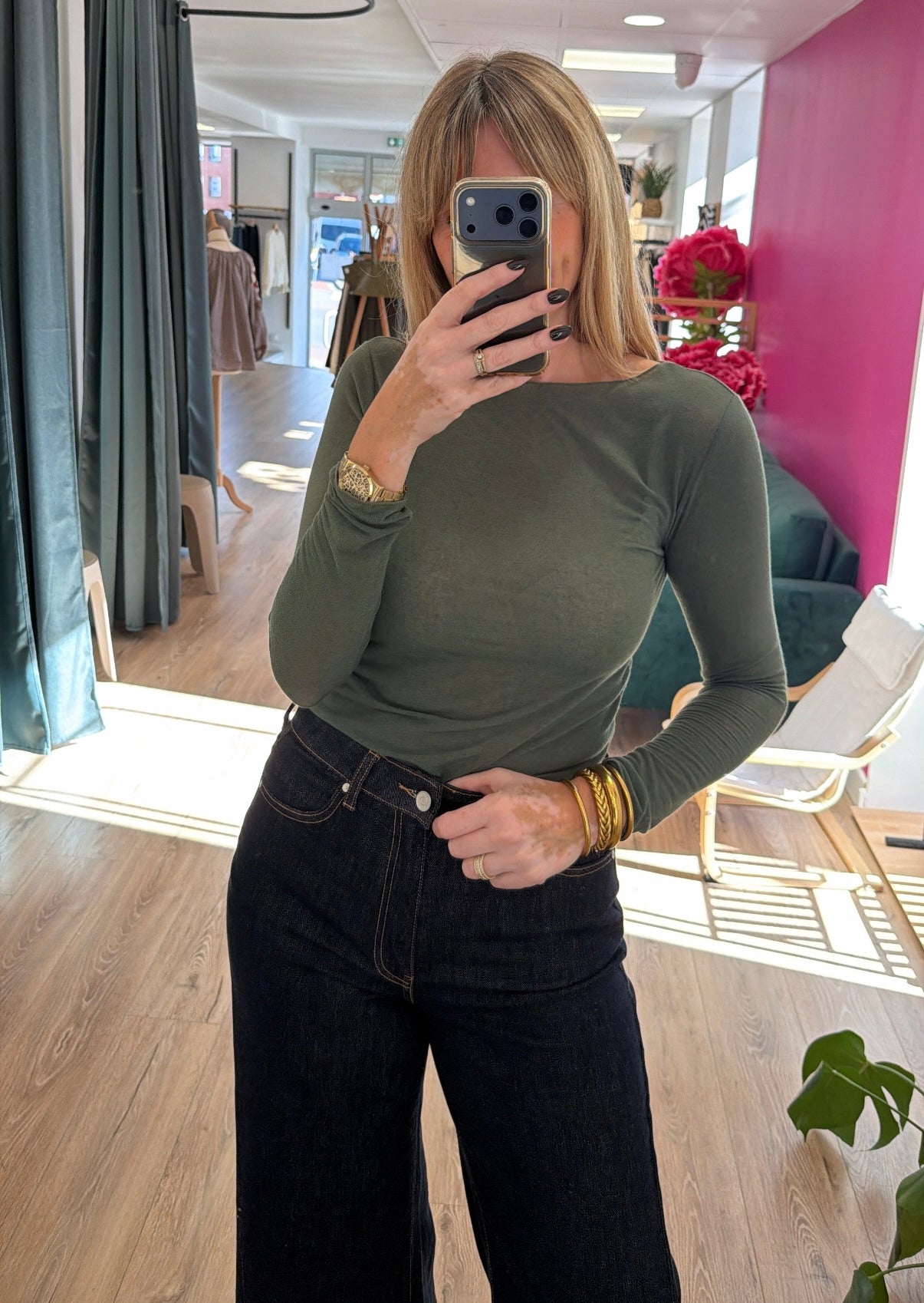 Top MIA Kaki