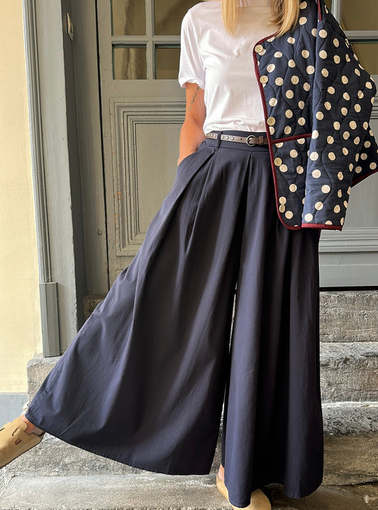 Pantalon EMY Bleu marine/revient en stock le 28/09