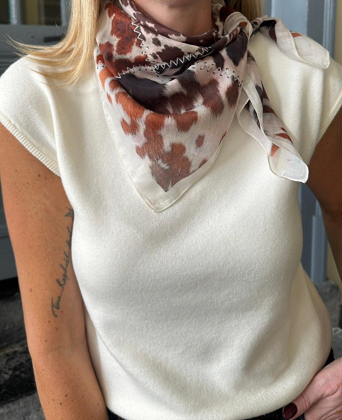 Foulard carré imprimé vache