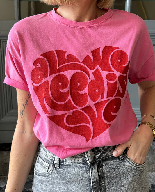 T-shirt ALL WE NEED IS LOVE