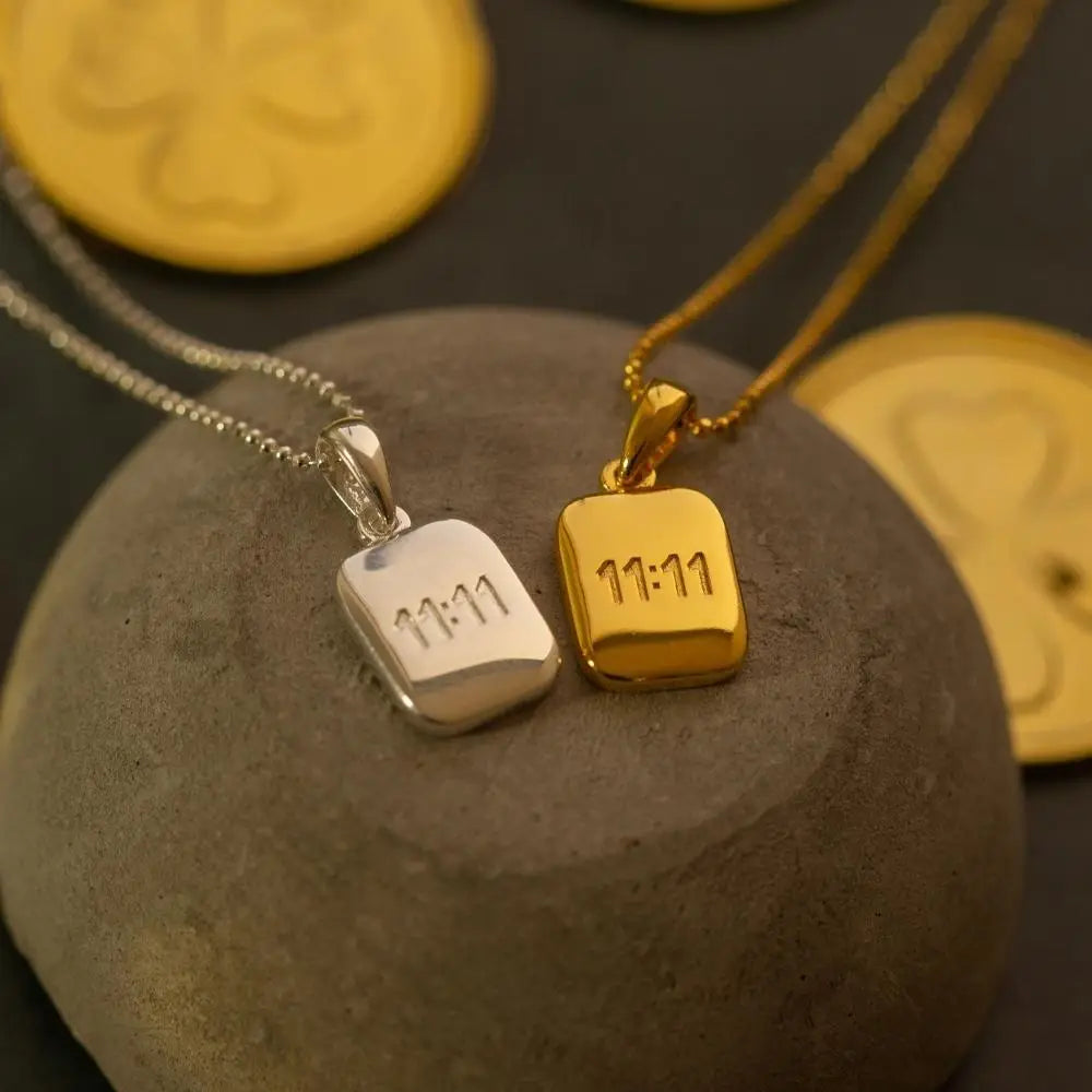 Collier talisman 11:11 argent